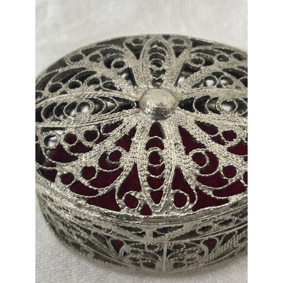 Vintage Filigree Trinket Box Red Velvet Lining Ornate Oval Design Jewelry Holder - Picture 13 of 13